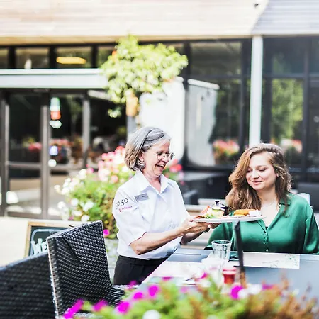 Hotel 50|50 Belmont Ede